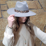 Felt fashion brim hat w/ leopard accent